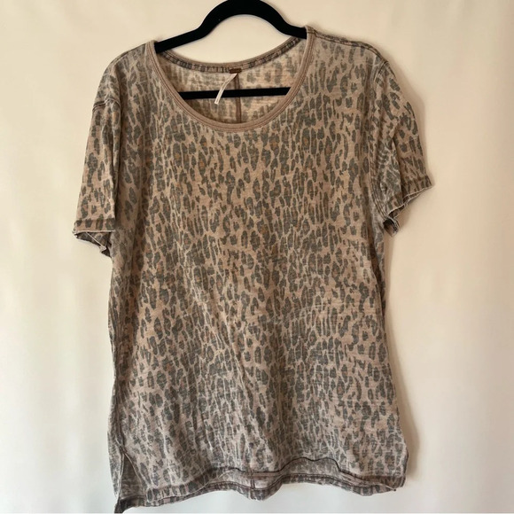 Free People Cheetah Print Top - Picture 1 of 3